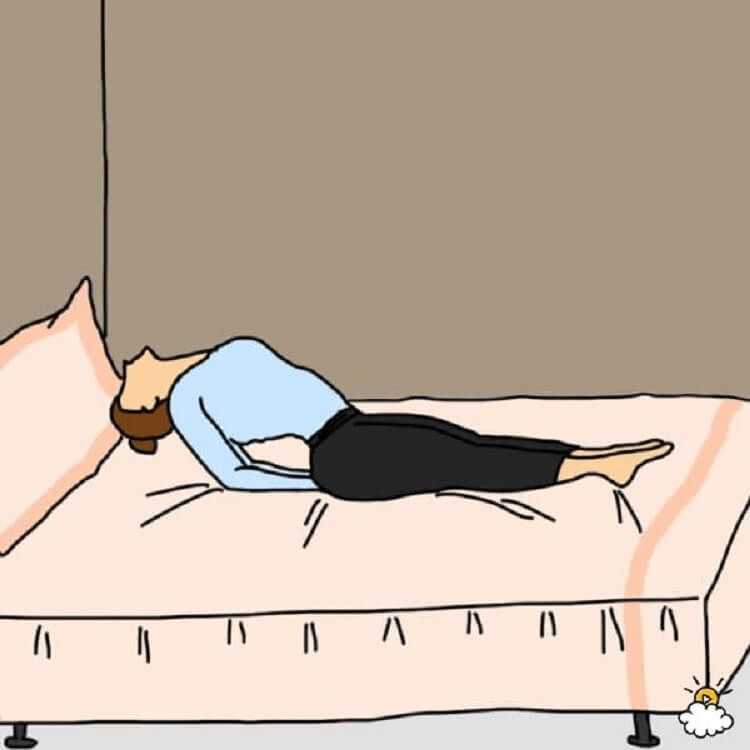 Как заниматься йогой в постели: 7 шагов