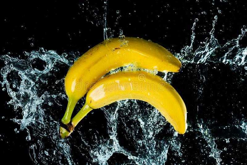 Полезные свойства банановой кожуры и особенности применения