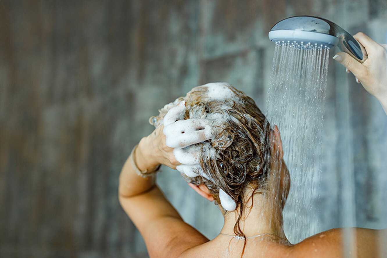 Когда лучше помыть волосы