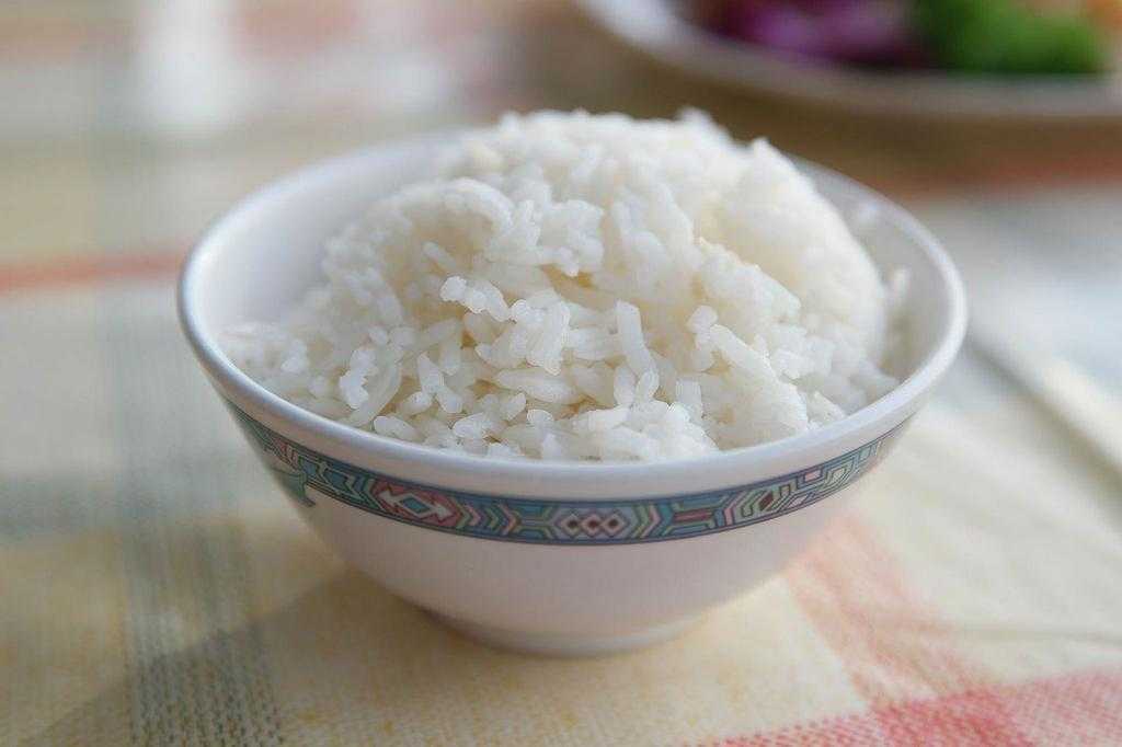 Чем полезен бурый рис, как его правильно варить, с чем есть