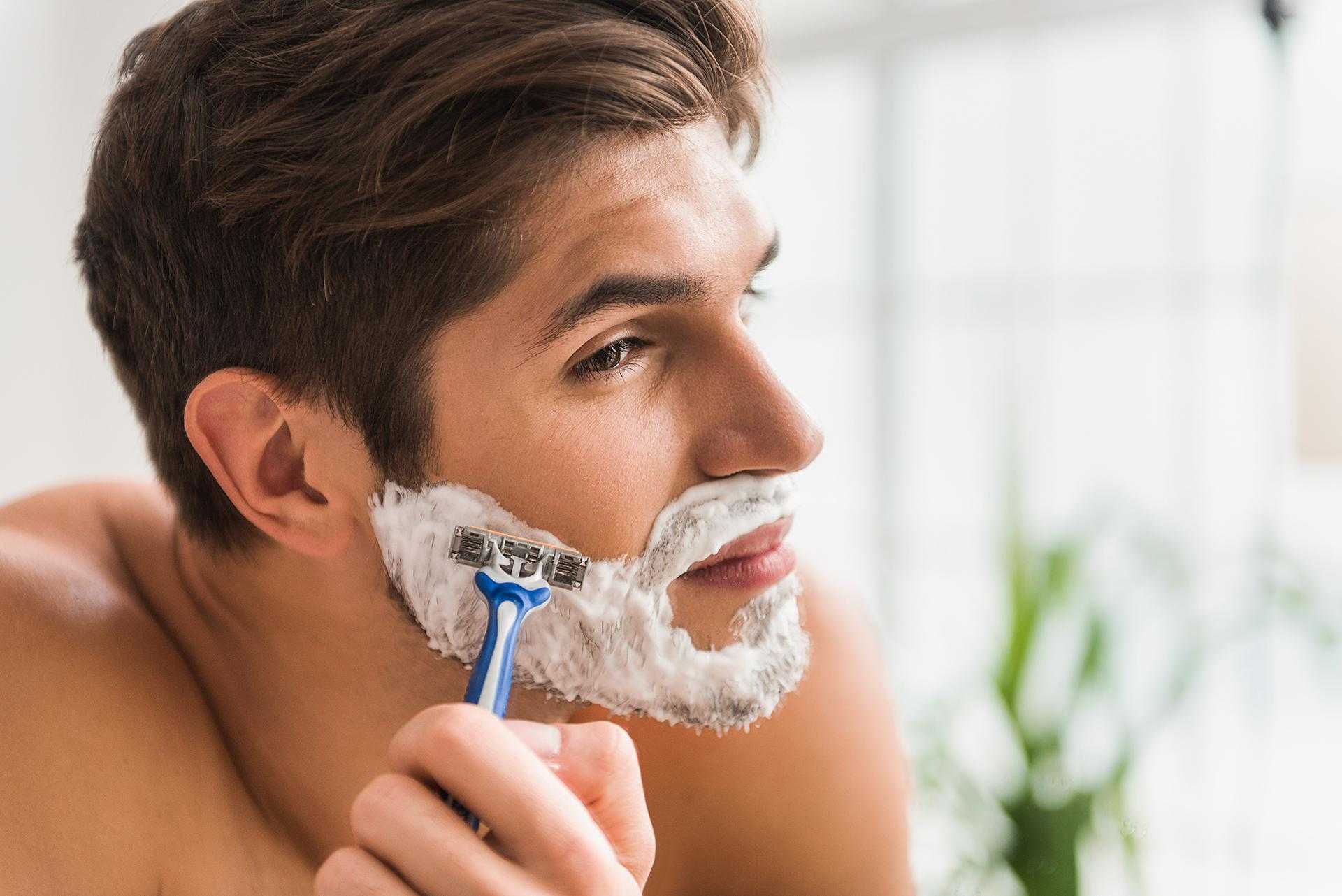 Как побрить зону бикини: правильное бритье без раздражения в домашних условиях