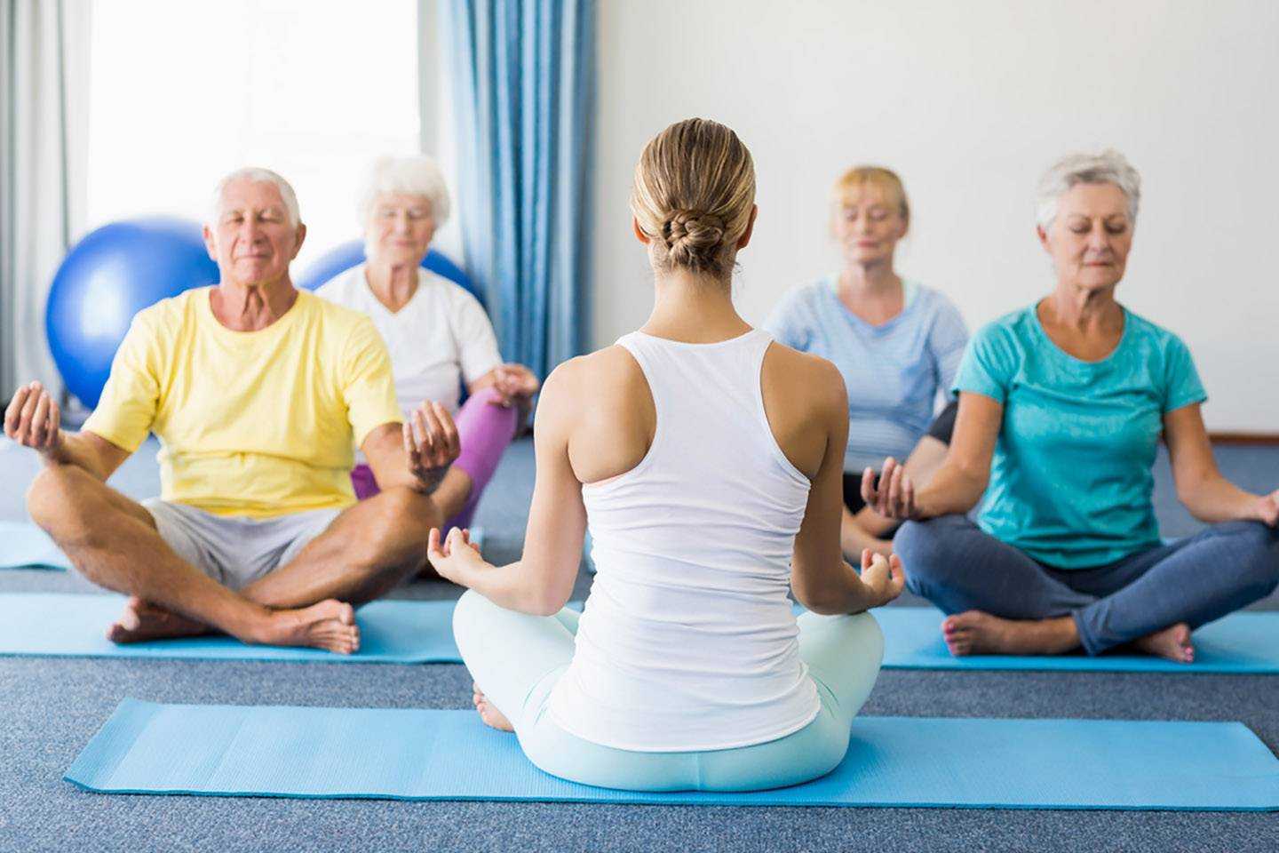 Самые эффективные упражнения йоги для пожилых