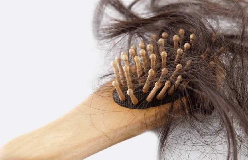 О здоровых, крепких и густых волосах мечтает каждый человек Если шевелюра начинает редеть, то это сильно расстраивает и беспокоит как женщин, так и мужчин В основном выпадение волос связывают с образом жизни, с пережитыми стрессами, с особенностями рацион