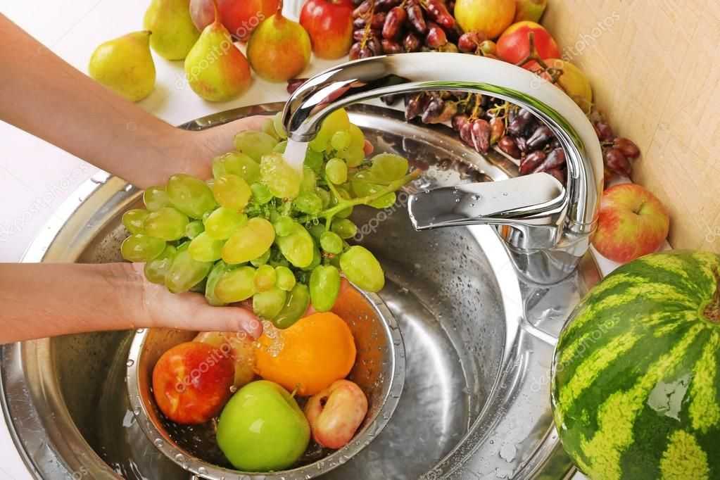 Нужно ли мыть фрукты и овощи с мылом?