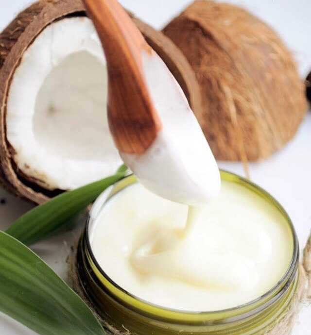 Ни для кого не секрет, что кокосовое масло сейчас очень популярно Жиры, содержащиеся в нем, называемые триглицеридами со средней длиной цепи MCT, отличаются значительной пользой для здоровья Считается, что кокосовое масло помогает похудеть, борется с восп
