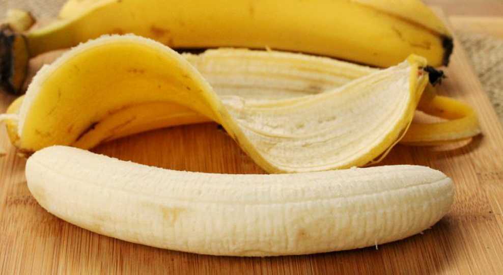 Многие из нас любят тропические фрукты, особенно бананы Эти фрукты мы покупаем круглый год, и они для нас не являются какими-то экзотическими Кстати, а вы знали что существуют бананы разных цветов: синие, красные, зеленые, оранжевые и белые В народе бытуе