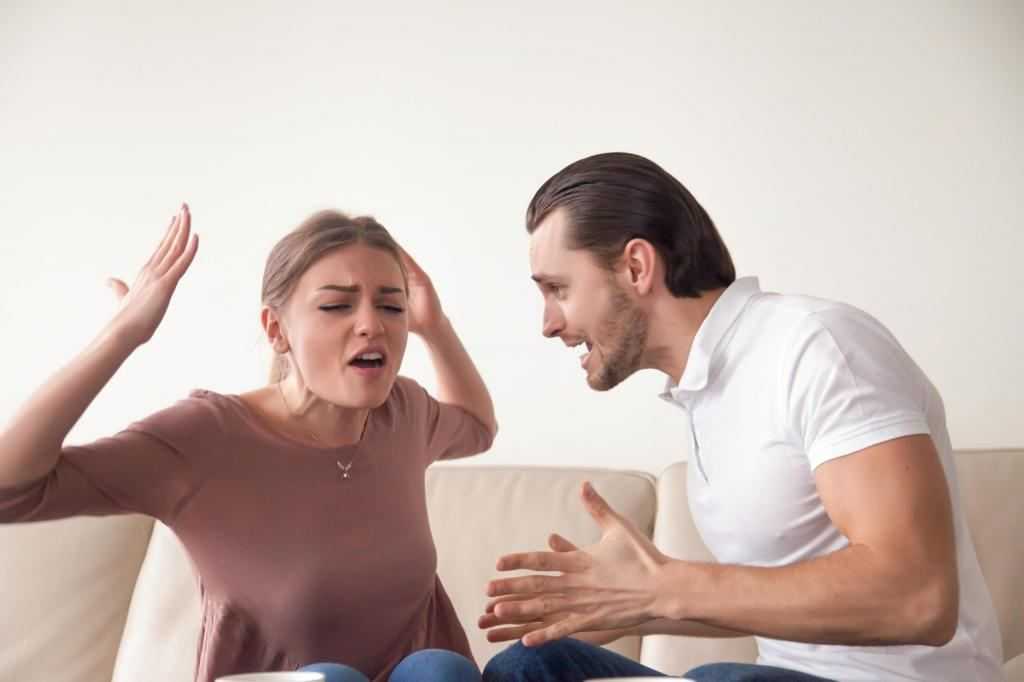 Муж общается с другими женщинами: как себя вести и реагировать? | отношений.нет