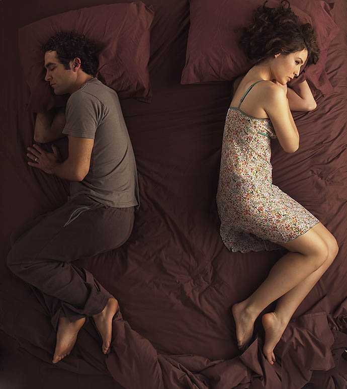 Сон в паре: определяем по позе во сне, как мужчина к вам относится