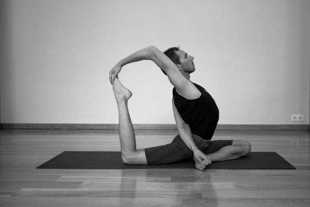 Хатха йога для начинающих: подробное описание, принципы и упражнения