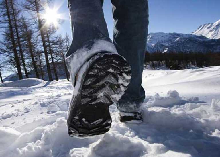 Как правильно выбрать беговые кроссовки для зимы