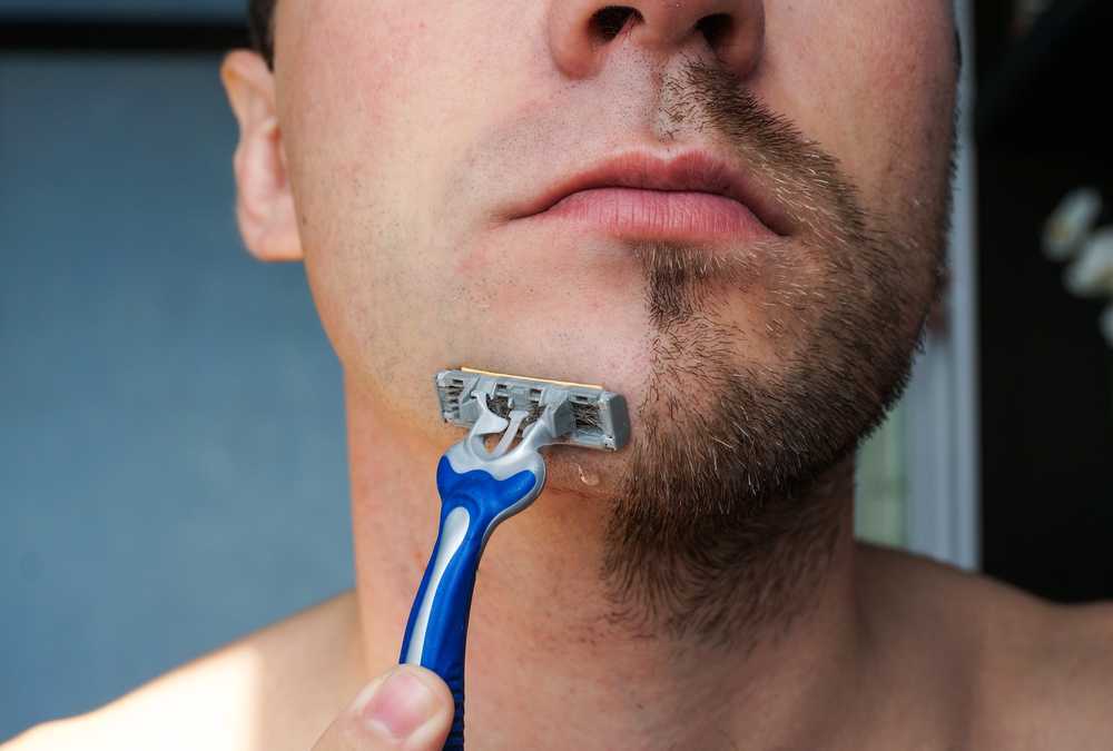 Плюсы и минусы мужской электробритвы для влажного бритья