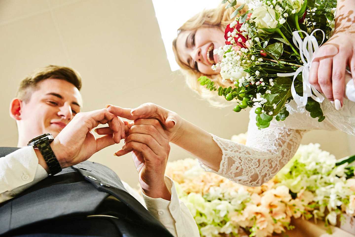 Зачем выходить замуж/жениться: 8 секретов от 8 экспертов